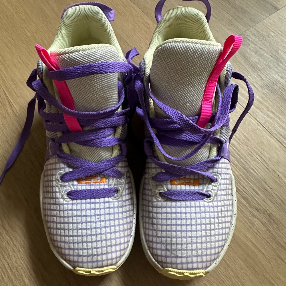 Nike Purple and Pink Sneakers with Modern Sporty Design